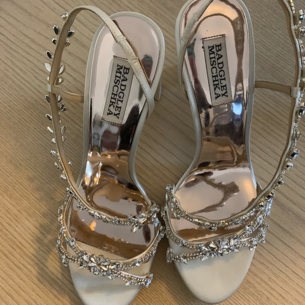 Badgley Mischka Felda Sz 9 Ivory Block Heels